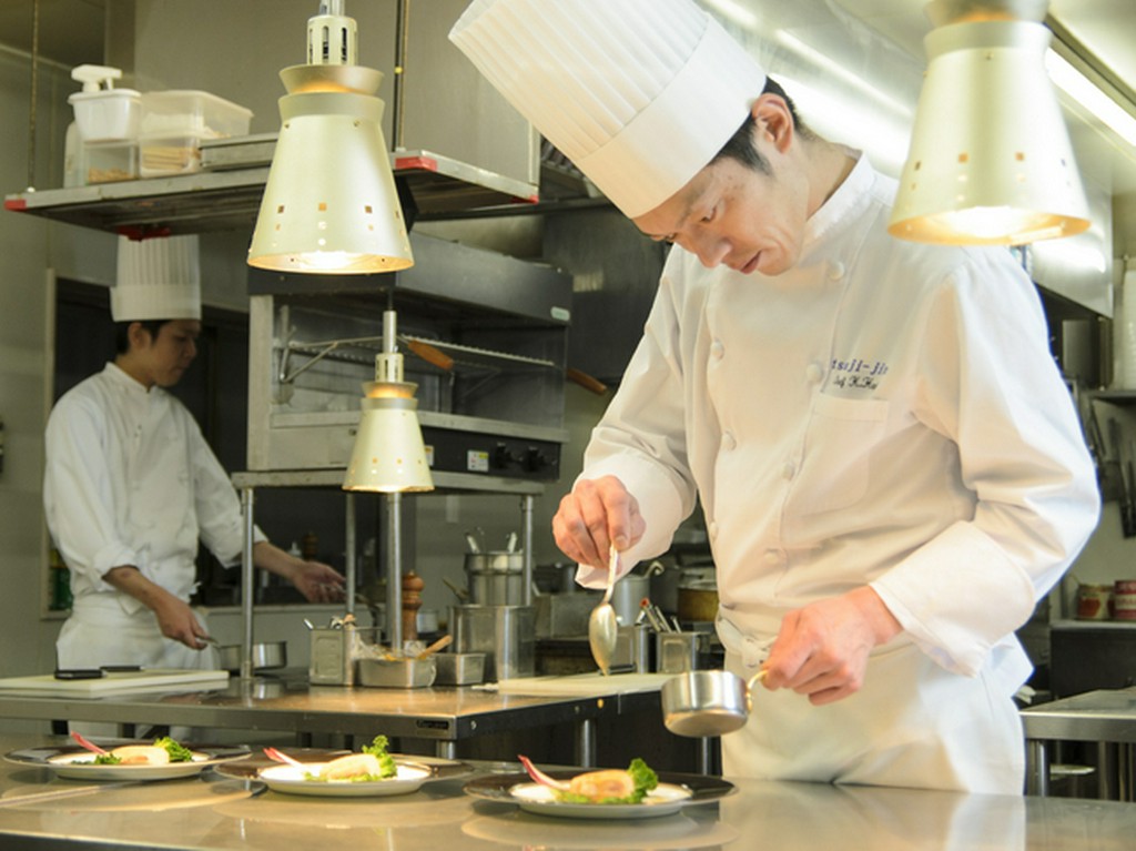 尊敬する料理人、溝江恵一氏に近づくべく研鑽の日々