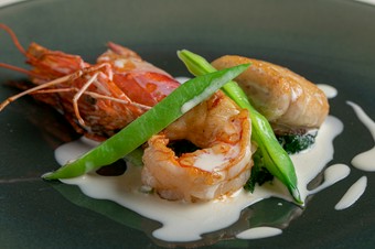 季節を感じる素材をふんだんに取り入れたシェフお薦め季節のメニュー。