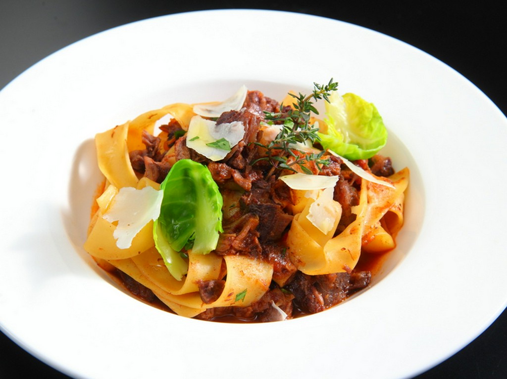 もちっとした手打ちパスタに柔らかい肉質が相性抜群の『パッパルデッレ和歌山産イノシシのラグー』