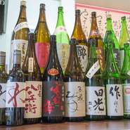 新鮮な魚介を使った料理に合うようにと考えられた日本酒が、地元・三重の地酒を中心に揃っており、季節によって総入れ替え。『田光』や『八兵衛』など、料理を引き立ててくれる名酒ばかりです。