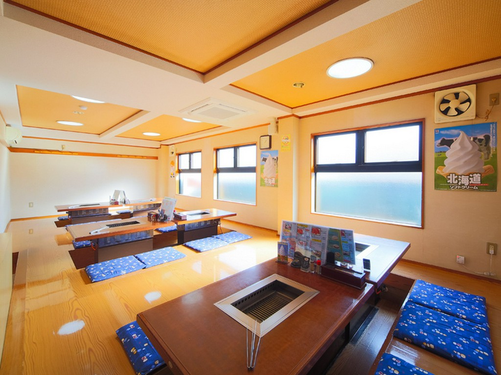 最大30名まで入れる掘りごたつ席は宴会やパーティーにも使えます