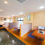 プライベート感のある間仕切りのボックス席は、デートにも