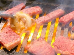 国産の生のみ使用。厳選和牛はサッと焼いてご賞味ください