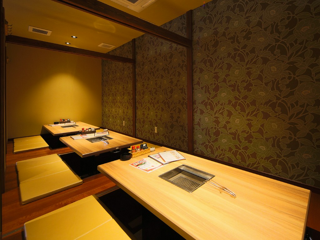 障子を開けてつなげれば、最大で35名までの宴会も可能