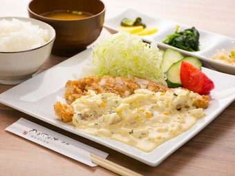 自家製タルタルソースが絶妙な組合せ『ランチ　チキン南蛮定食』