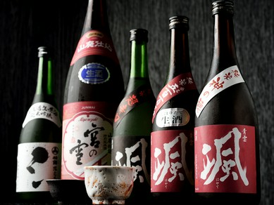 三重県産の酒『颯』や、三重大の学生が漬けた梅酒が飲める店