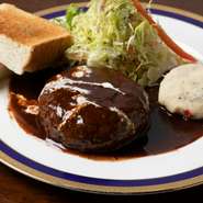 お肉好きにはたまらない味。風味豊かで美味しい『KAZU黒毛和牛ハンバーグ（200g）』