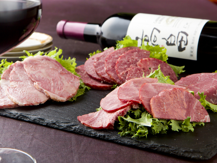 [Includes Wagyu ham platter] Yakisuki course with 90 minutes of all-you-can-drink