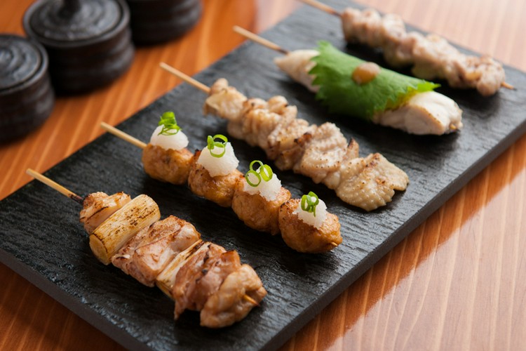 地鶏炭火焼 鶏扱説明所 学園前店 奈良市/居酒屋 ネット予約可 | ヒトサラ