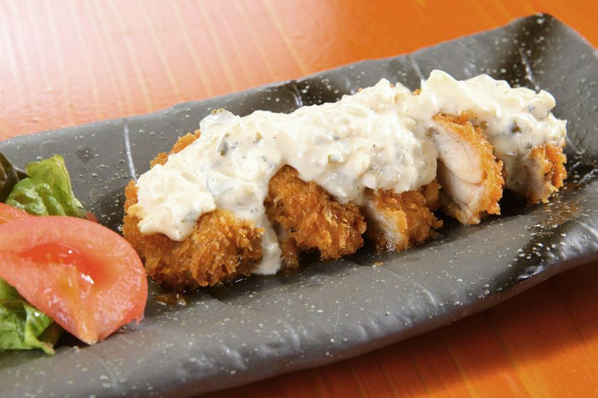 さっくりした衣に、たっぷりの自家製タルタルソースが旨い!『とり南蛮』
