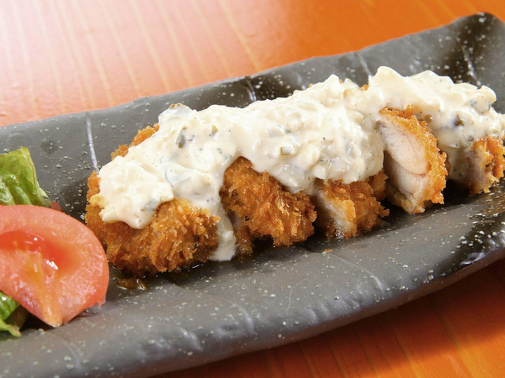 さっくりした衣に、たっぷりの自家製タルタルソースが旨い！『とり南蛮』