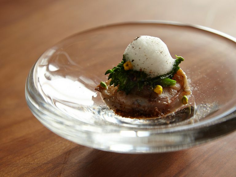 前菜『ハマグリの白ワイン蒸し』