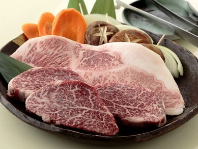 口の中でとろける食感がたまりません。お肉の旨みがたっぷりな『松坂牛ロース150』