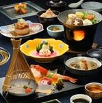 山形の旬の食材をふんだんに使用したディナー会席は繊細な日本料理の技で丁寧にお作りいたします。

