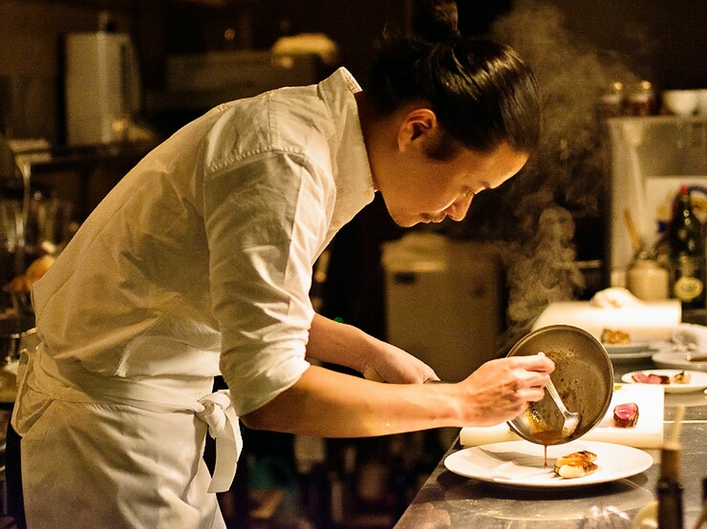 訪れた方が、ゆっくりと料理を楽しめる適度な距離感を