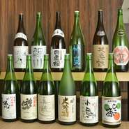 肴に合う日本酒を提案してくれるので、頼み方が分からないという人でも安心です。店主やスタッフが、料理との合わせ方から、注文のポイントまで説明してくれます。日本酒がもっと楽しくなる店です。