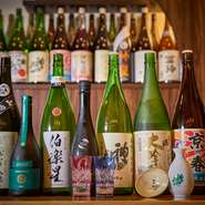 肴に合う日本酒を提案してくれるので、頼み方が分からないという人にも心強い。料理との合わせ方から、注文のポイントまで説明してくれます。日本酒がもっと楽しくなるはず。