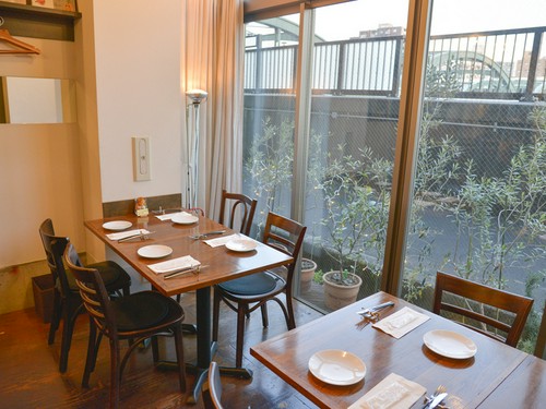 居心地の良い雰囲気の中、食事を楽しめる