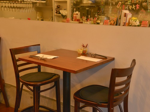 友人や恋人との食事の席にも活躍