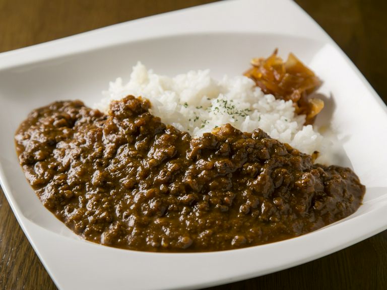 数種の香辛料と野菜をふんだんに使ったパンチのある一品『キーマカレー』