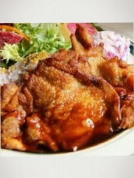 スパイスの風味香る！パリっとジューシーな『フリフリチキンプレート』