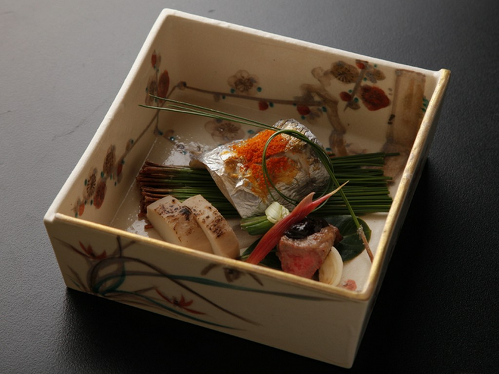 いつ訪ねても新しくて旬の味わいに出会うことができるお店です