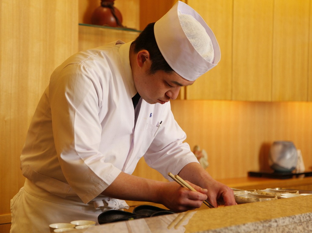 お客様の状況を考えながら料理をつくっています
