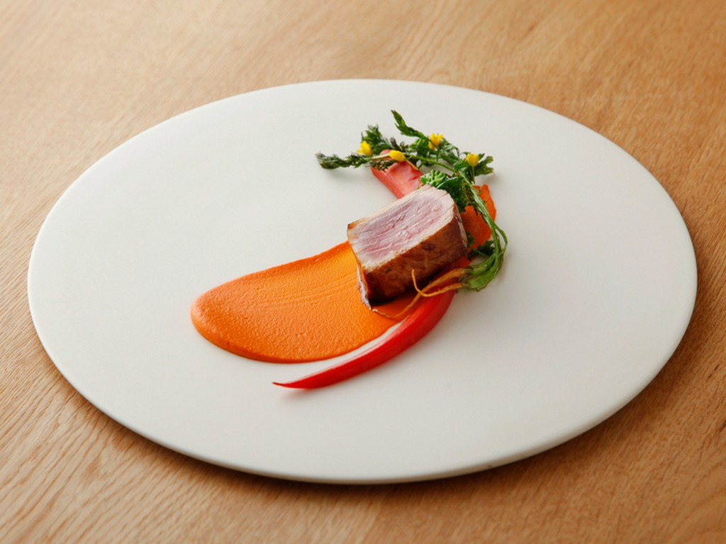 京都上鳥羽産金時人参 / 大間産本マグロ