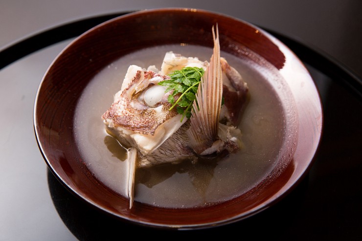 東京 青柳 麻布十番/日本料理・懐石・会席 料理人 小山 裕久 氏 | ヒトサラ