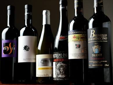 オーガニックも含め、世界中のワインを揃えています