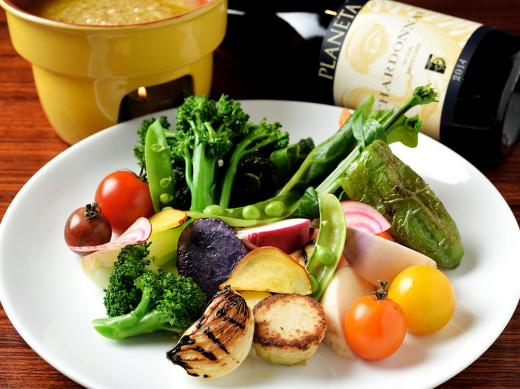 野菜本来の美味しさが伝わる『色々野菜のバーニャカウダ』