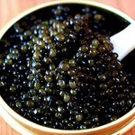 キャビアカナッペ1枚　800円
1/2瓶10g　3000円
1瓶20g　5600円