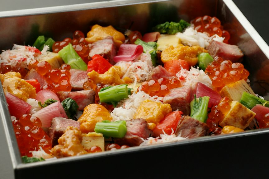 尾崎牛と雲丹・いくらの宝石箱