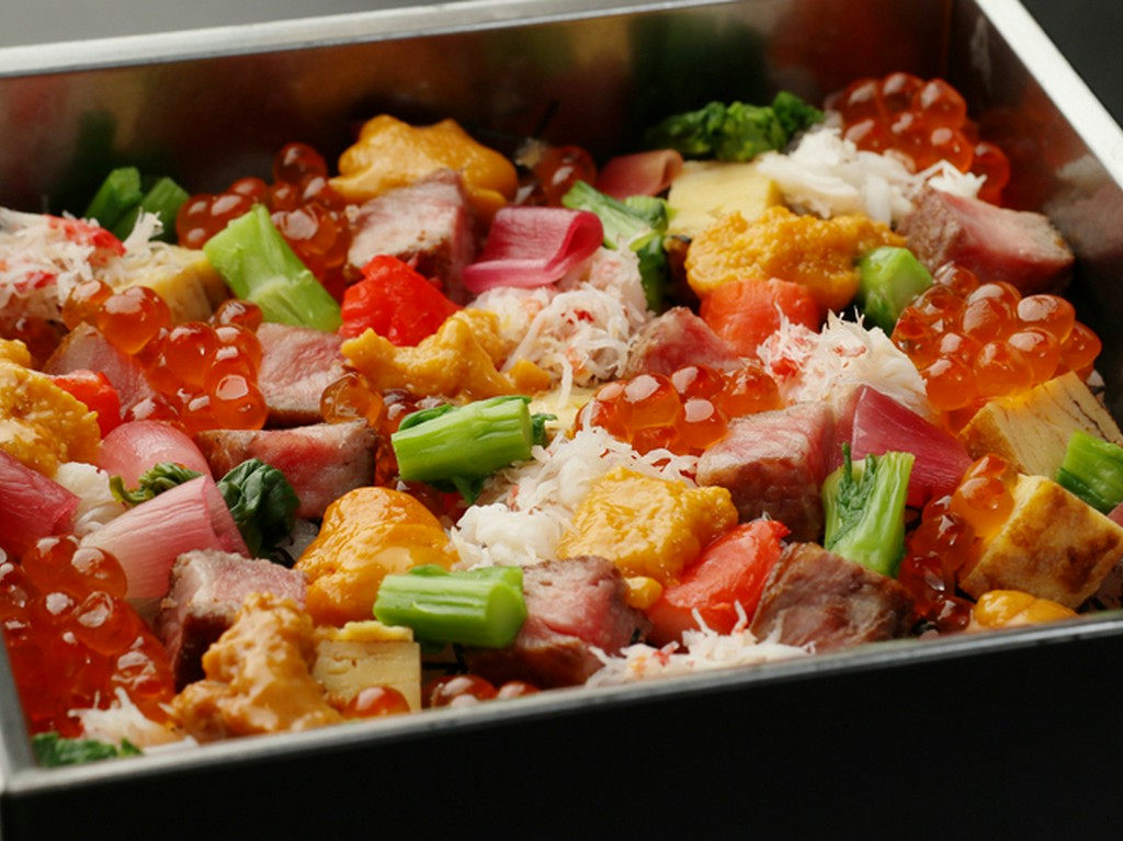 尾崎牛と雲丹・いくらの宝石箱