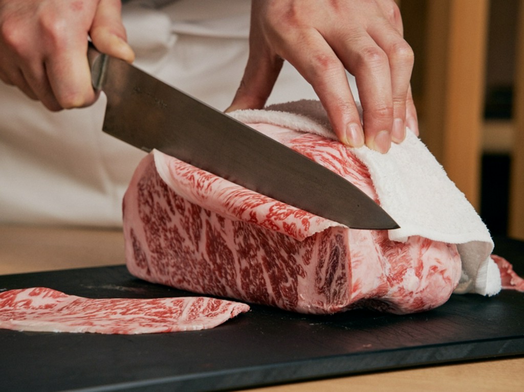 幻の赤身肉と呼ばれる尾崎牛専門焼肉店