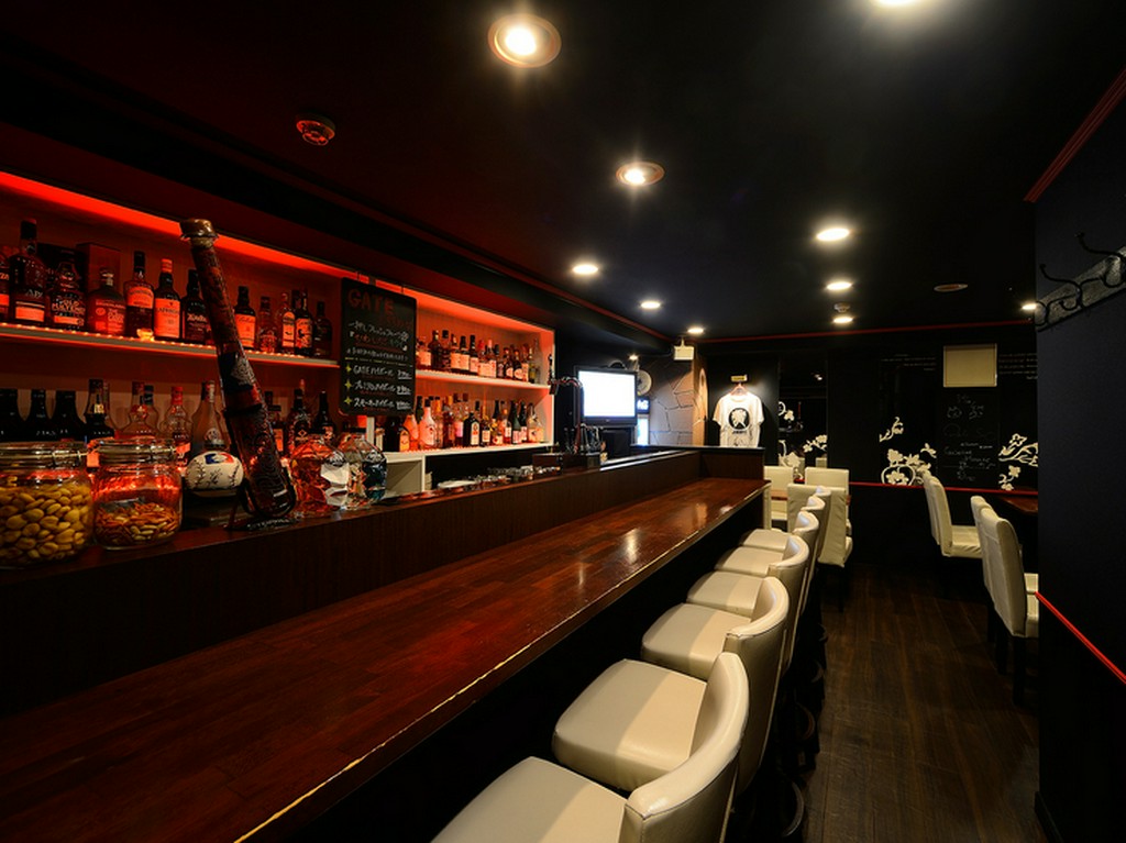 カウンターはデートでの利用にも理想的な席