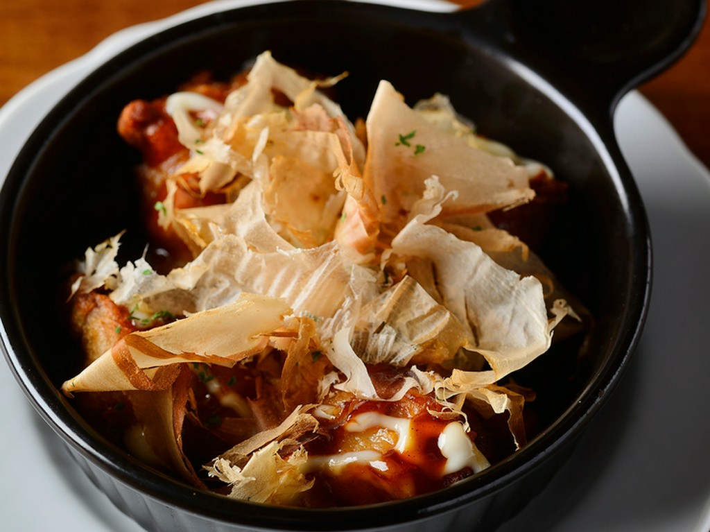 見た目にインパクトがある『たこ焼き風　鶏のから揚げ』