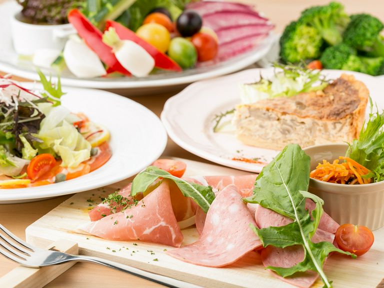 契約農家直送の新鮮な野菜にこだわった「前菜」たち