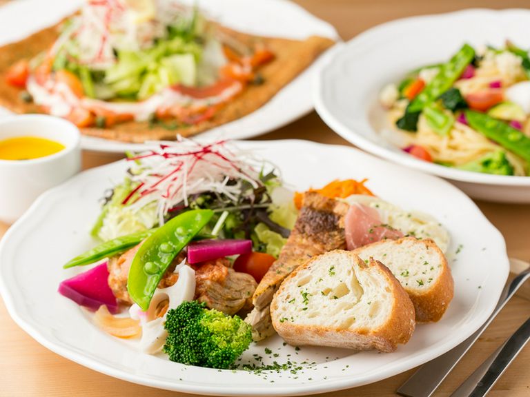 季節の野菜をふんだんに使用した「ランチメニュー」