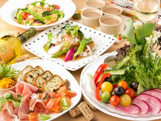 ディナーで楽しんでいただける、野菜にこだわった「前菜」の数々