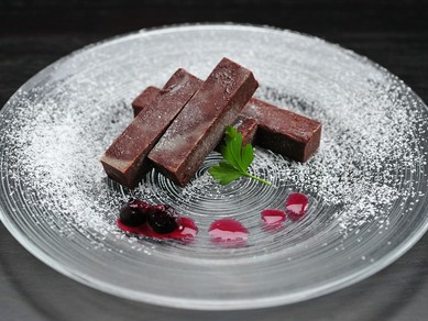 記念日を盛り上げてくれる、デザートプレゼントの演出