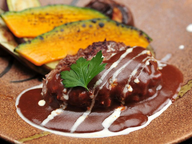 まろやかな自家製デミソースの『黒毛和牛100%ハンバーグ』