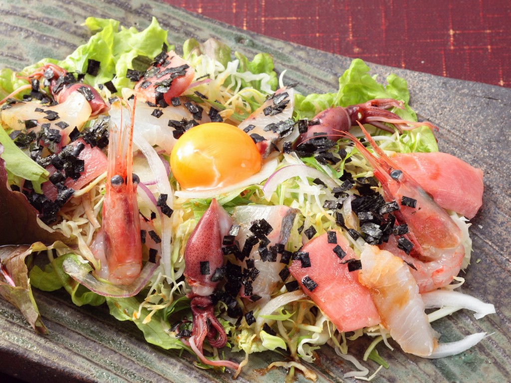 海鮮ユッケサラダ