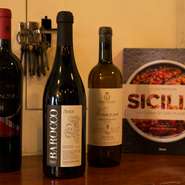シチリア料理をいっそう引き立てる充実のシチリアワイン