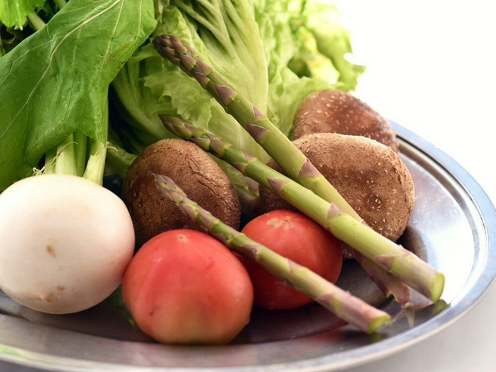 肥料にもこだわった隣接の畑で栽培する無農薬野菜