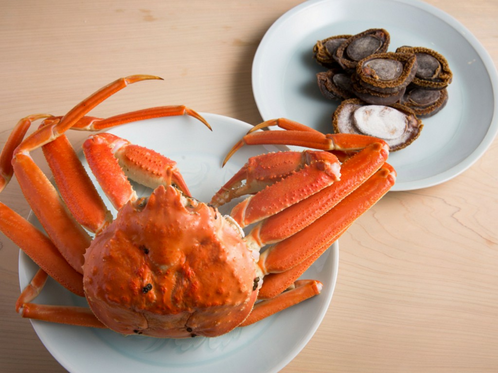 シェフのテクニックとともに高級食材が美味の数々を支える