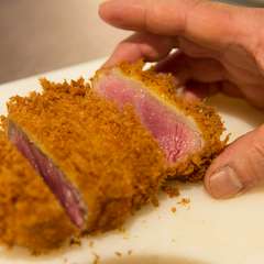 吟味して仕入れる素材を、さらに丁寧な下拵えで活かす