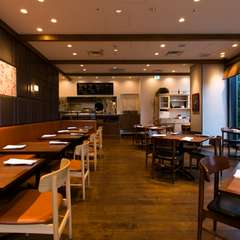 明るく開放的なインテリアは家族みんなで楽しめる雰囲気