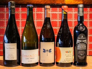 ブランドや流行に流されず、自らの舌を信じてワインをセレクト