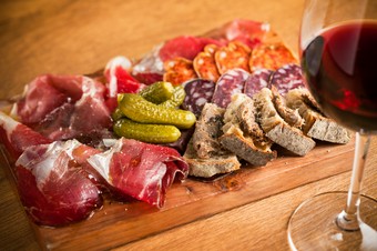 十勝のマタギ集団が生み出した『シャルキュトリー盛り合わせ　エレゾ　北海道豊頃町』